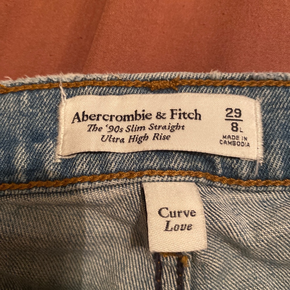 Abercrombie & Fitch Curve Love Ultra High Rise 90s Straight Jean
